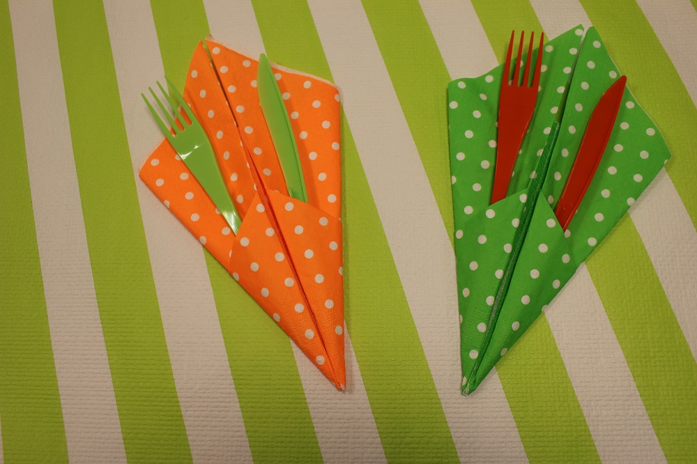 [TUTO] PLIAGE DE SERVIETTE PORTE-COUVERTS