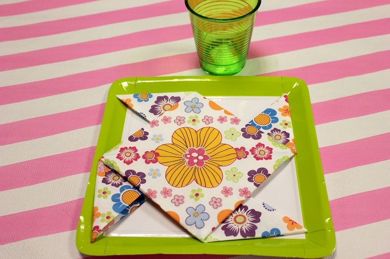 [TUTO] PLIAGE DE SERVIETTE MOULIN À VENT !