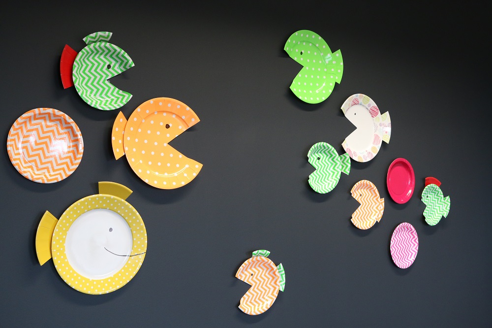 [TUTO] COMPOSER UNE FRESQUE MURALE AVEC DES ASSIETTES EN CARTON