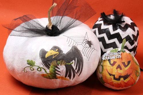 serviettage sur citruille pour Hallowen