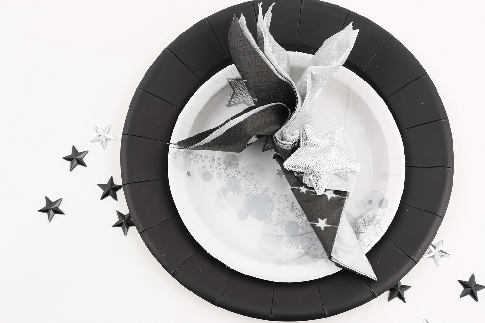 12 PLIAGES DE SERVIETTE POUR LE REVEILLON DU NOUVEL AN OU NOEL
