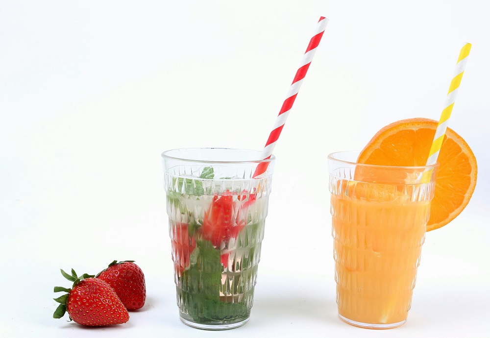 verre-a-facette plastique cocktail