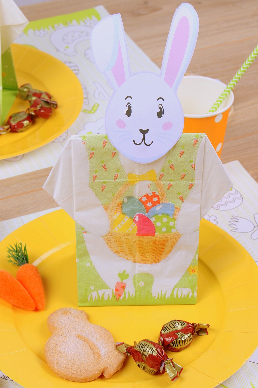 Serviette prépliée pâques
