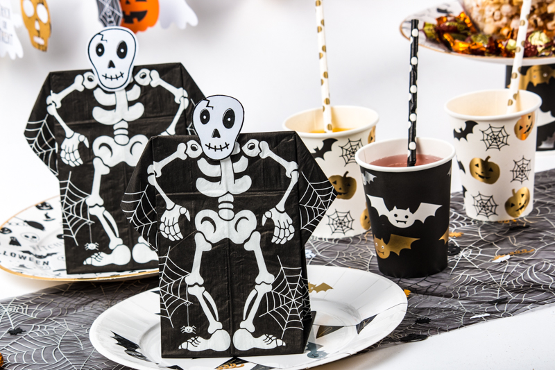 serviette prepliée halloween tête de squelette à télécharger