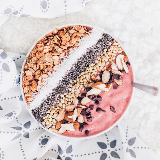 Smoothie bowl riches en arachides