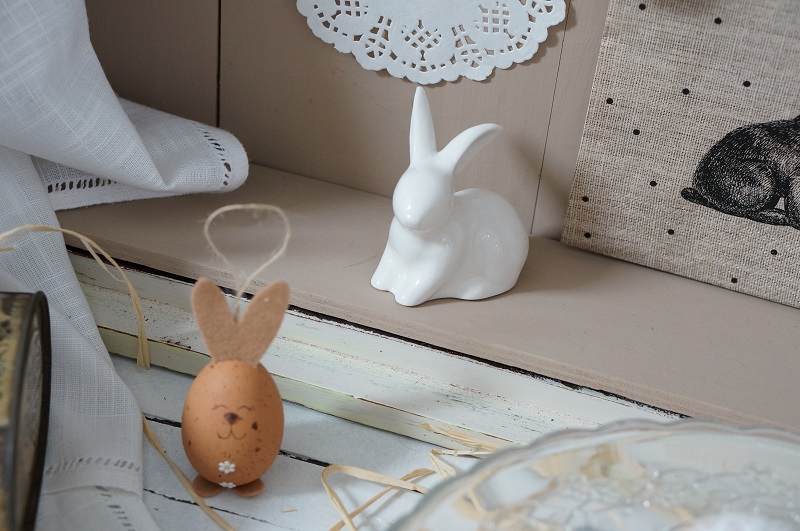 table paques beige