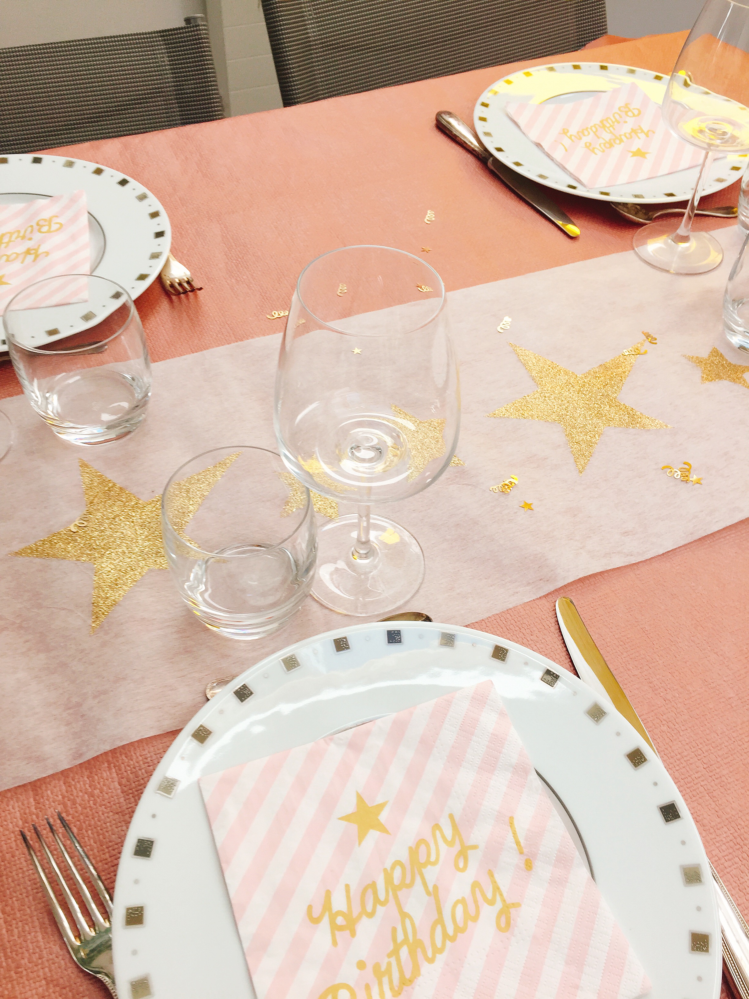 nappe en papier couleur cuivre