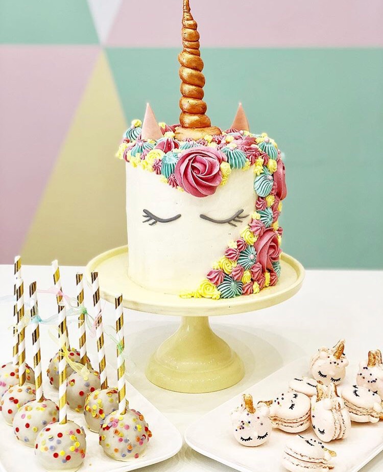 CAKE DESIGN Licorne Mademoiselle Pâtisse