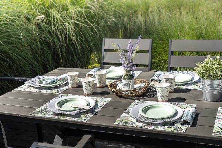 collection thème nature vert mesa bella, assiette en carton et serviette en papier