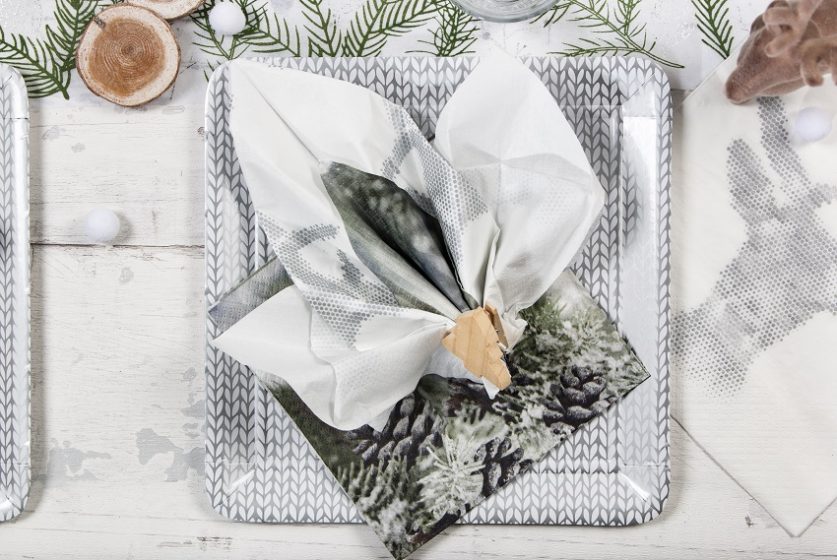pliage de serviette forme feuille