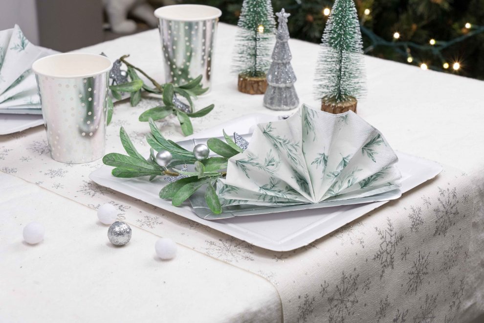 table de Noël blanc argenté