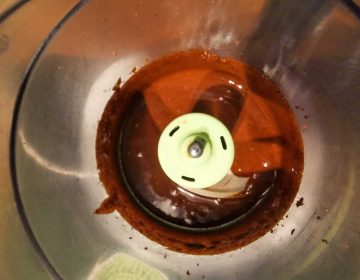 noisettes mixées pour obtenir une pâte fluide